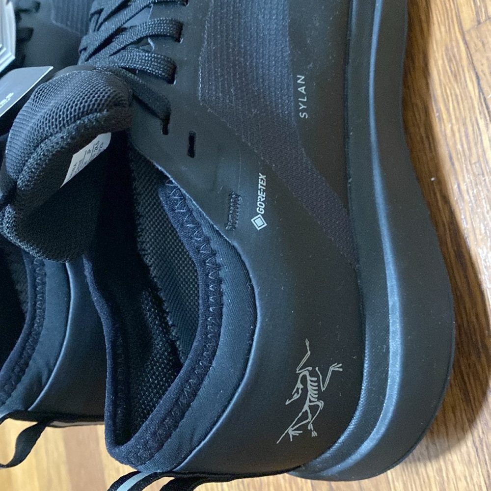NWOB Arc'teryx Sylan GTX Size 7.5 - Picture 8 of 8